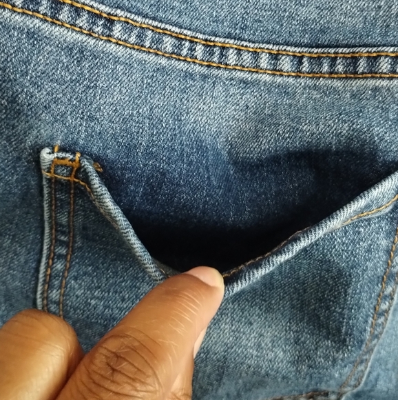 Old Navy Cury Profile Denim Blue Jean Shorts Women Size 22 Plus Regular - Picture 15 of 15